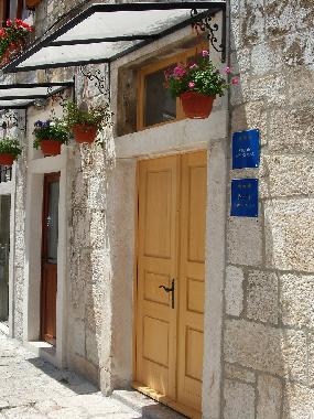 Holiday House in Trogir (Splitsko-Dalmatinska) or holiday homes and vacation rentals