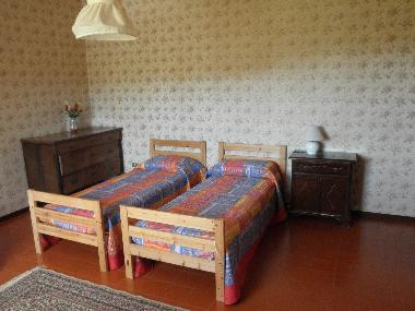 south-facing twin bedroom + additional bed