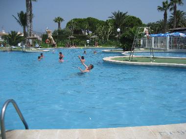 Swimming pool at urbanisation Lago Jardin