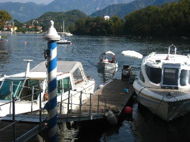Water taxi service arriving from Isola Comacina 
