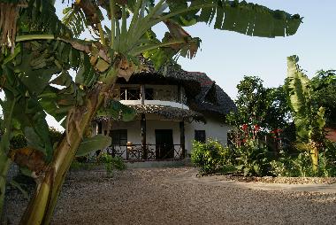 Holiday House in Galu Beach (Coast) or holiday homes and vacation rentals