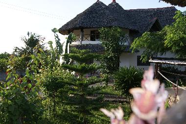 Holiday House in Galu Beach (Coast) or holiday homes and vacation rentals