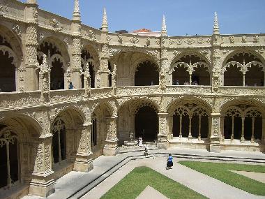 Surroundings | Alcoba�a (Monastery)