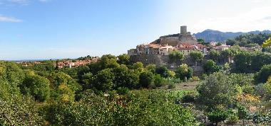 Laroque des Alberes and across the plain to the sea