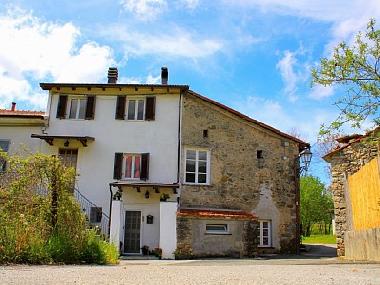 Holiday Apartment in sesta godano (La Spezia) or holiday homes and vacation rentals