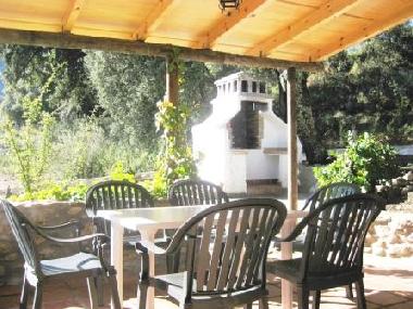 roofed barbecue terrace