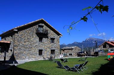 Holiday Apartment in Laspua (Huesca) or holiday homes and vacation rentals