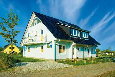 Holiday Apartment in Lobbe (Gemeinde Middelhagen) (Ostsee-Inseln) or holiday homes and vacation rentals