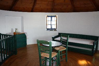 Bedroom/ Living room