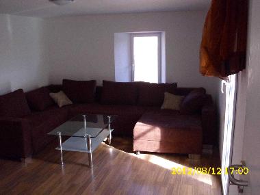 Living room (picture 1)