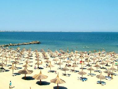 The beach in Eforie-Nord, 2 minutes walk from the villa