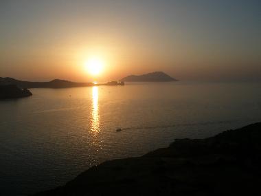 Holiday House in MILOS (Kyklades) or holiday homes and vacation rentals