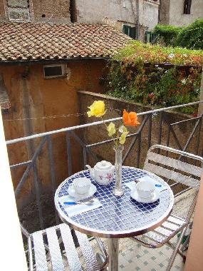 A characteristic Trastevere balcony 