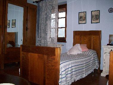 Old atmosphere in the twin bedded room