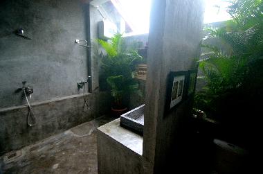 Dual rain showers in master bathroom.