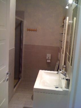 bathroom with a confortable shower