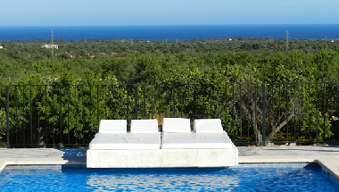 Villa in Cala d'Or (Mallorca) or holiday homes and vacation rentals