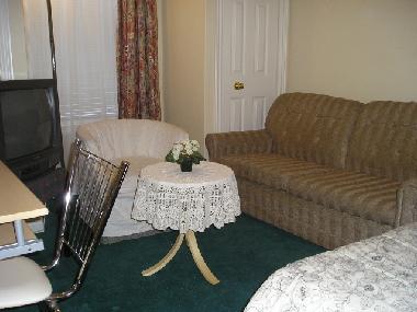 No Name Suite Room 2