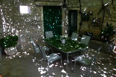 Holiday House in Grohote (Splitsko-Dalmatinska) or holiday homes and vacation rentals