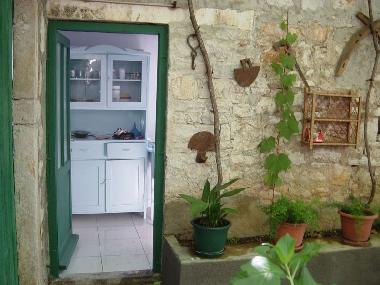 Holiday House in Grohote (Splitsko-Dalmatinska) or holiday homes and vacation rentals