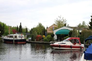 Chalet in Lemmer (Friesland) or holiday homes and vacation rentals