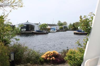 Chalet in Lemmer (Friesland) or holiday homes and vacation rentals