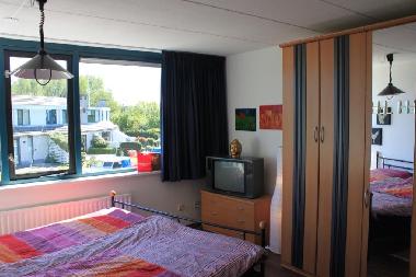 Chalet in Lemmer (Friesland) or holiday homes and vacation rentals