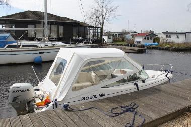 Chalet in Lemmer (Friesland) or holiday homes and vacation rentals