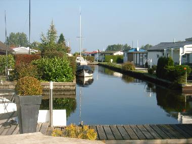 Chalet in Lemmer (Friesland) or holiday homes and vacation rentals