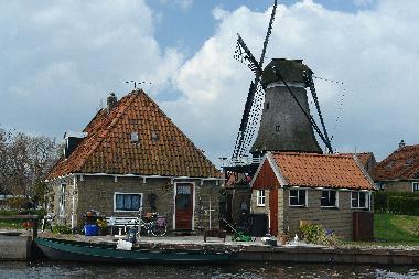 Chalet in Lemmer (Friesland) or holiday homes and vacation rentals