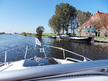 Chalet in Lemmer (Friesland) or holiday homes and vacation rentals