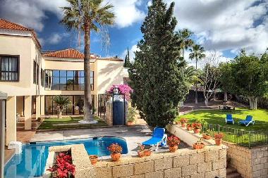 Villa in Chayofa  (Teneriffa) or holiday homes and vacation rentals
