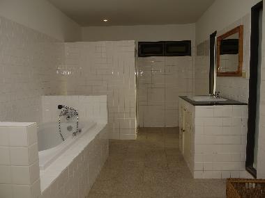 En suite Bathroom upstairs