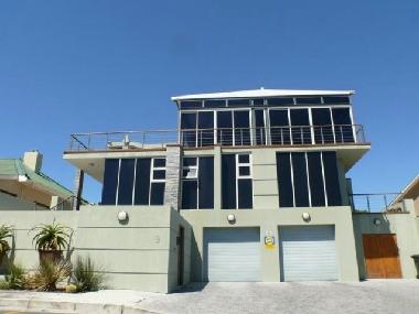 Holiday House in Bloubergstrand (Western Cape) or holiday homes and vacation rentals