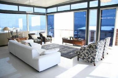 Holiday House in Bloubergstrand (Western Cape) or holiday homes and vacation rentals