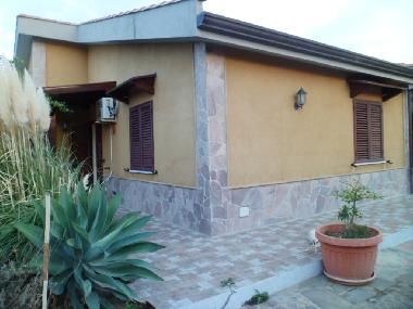 Villa in CAMPOFELICE DI ROCCELLA (Palermo) or holiday homes and vacation rentals