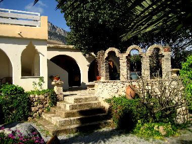 Holiday House in Lapta (Kyrenia) or holiday homes and vacation rentals