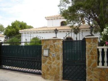 Holiday House in Pinar de Campoverde (Alicante / Alacant) or holiday homes and vacation rentals