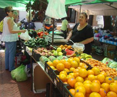 Open air veggie markets - 6 min walk