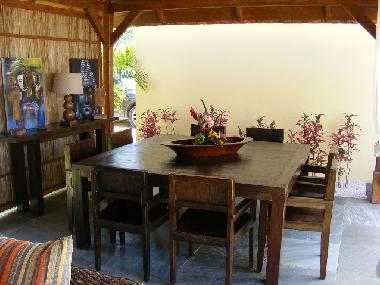 Kiosk with dining area