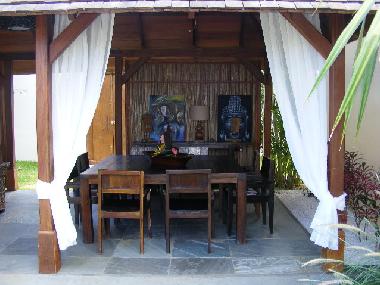 Kiosk dining area