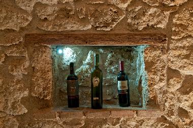 Choose the best wine and taste it!