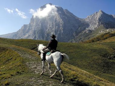 Ride through the Gran Sasso Mountain!