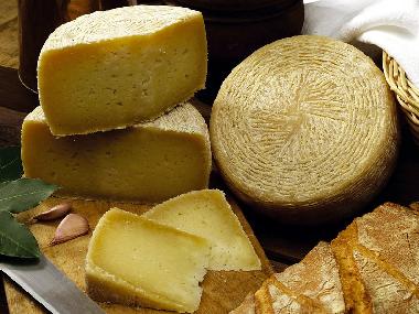 The typical cheese from the Gran Sasso Mountain: Canestrato!
