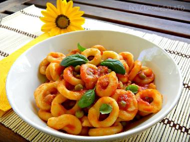 Our typical recipes: "Anellini alla Pecorara"