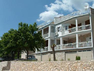 Holiday House in Zaton (Sibensko-Kninska) or holiday homes and vacation rentals
