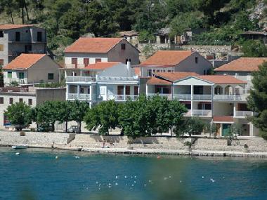 Holiday House in Zaton (Sibensko-Kninska) or holiday homes and vacation rentals