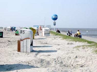 Holiday House in Dornumersiel (Nordsee-Festland / Ostfriesland) or holiday homes and vacation rentals