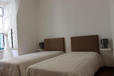 2 Bedroom with two single beds
