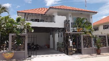 Holiday House in pattaya (Chon Buri) or holiday homes and vacation rentals